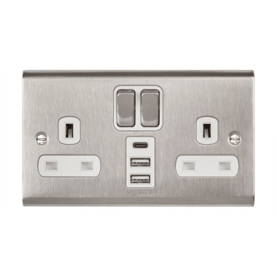13A 2G SP SWITCHED SOCKET 3XUSB